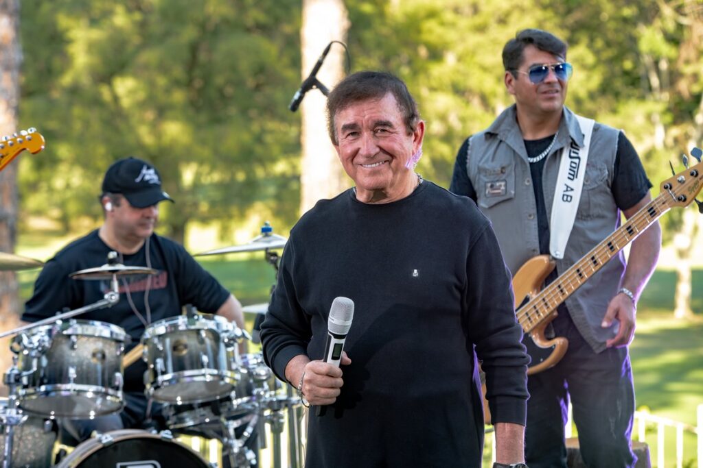 07/02 – Amado Batista, um dos maiores ícones da música brasileira, se apresenta no Shopping do Avião